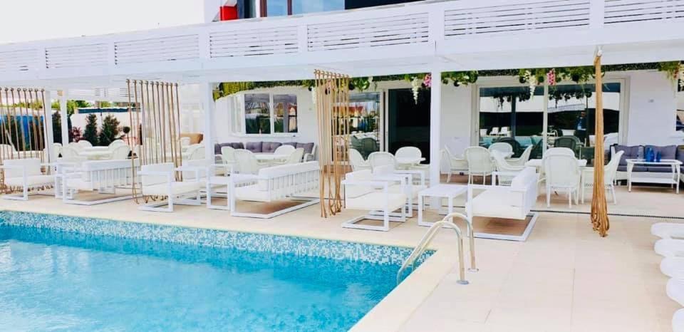 Unique Residence Apartament Năvodari Esterno foto